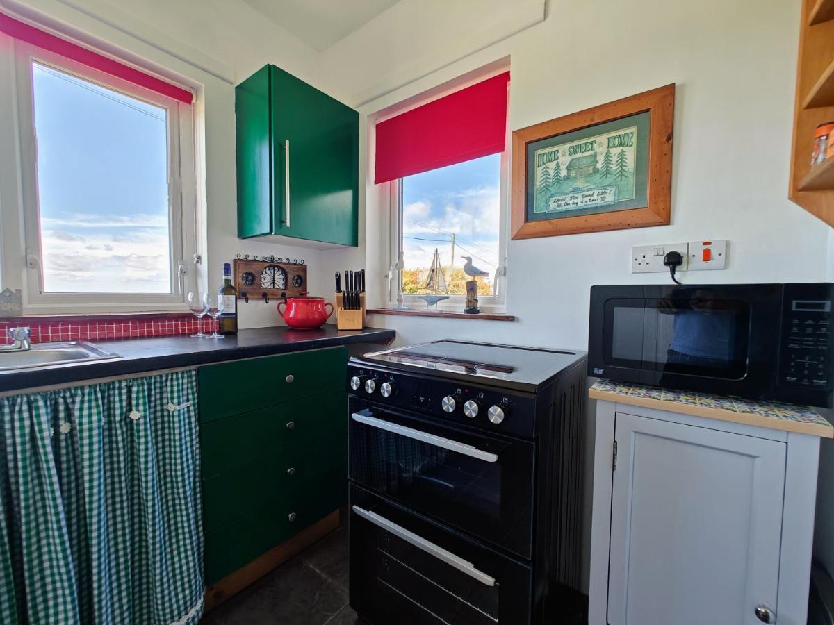 Teach Roisin-Traditional Irish Holiday Cottage In Malin Head. Экстерьер фото