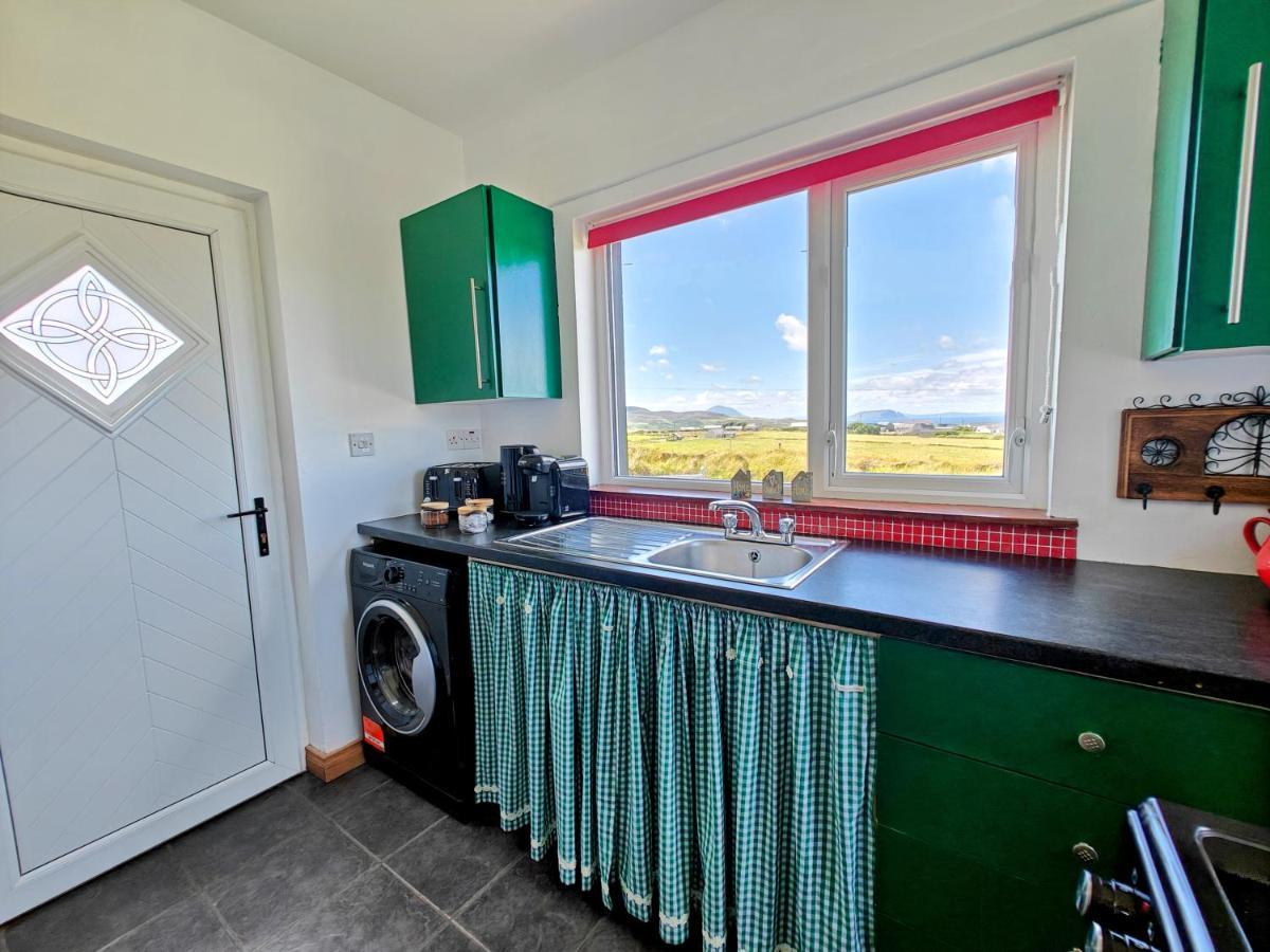 Teach Roisin-Traditional Irish Holiday Cottage In Malin Head. Экстерьер фото