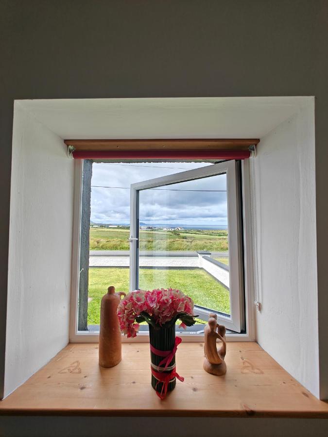 Teach Roisin-Traditional Irish Holiday Cottage In Malin Head. Экстерьер фото