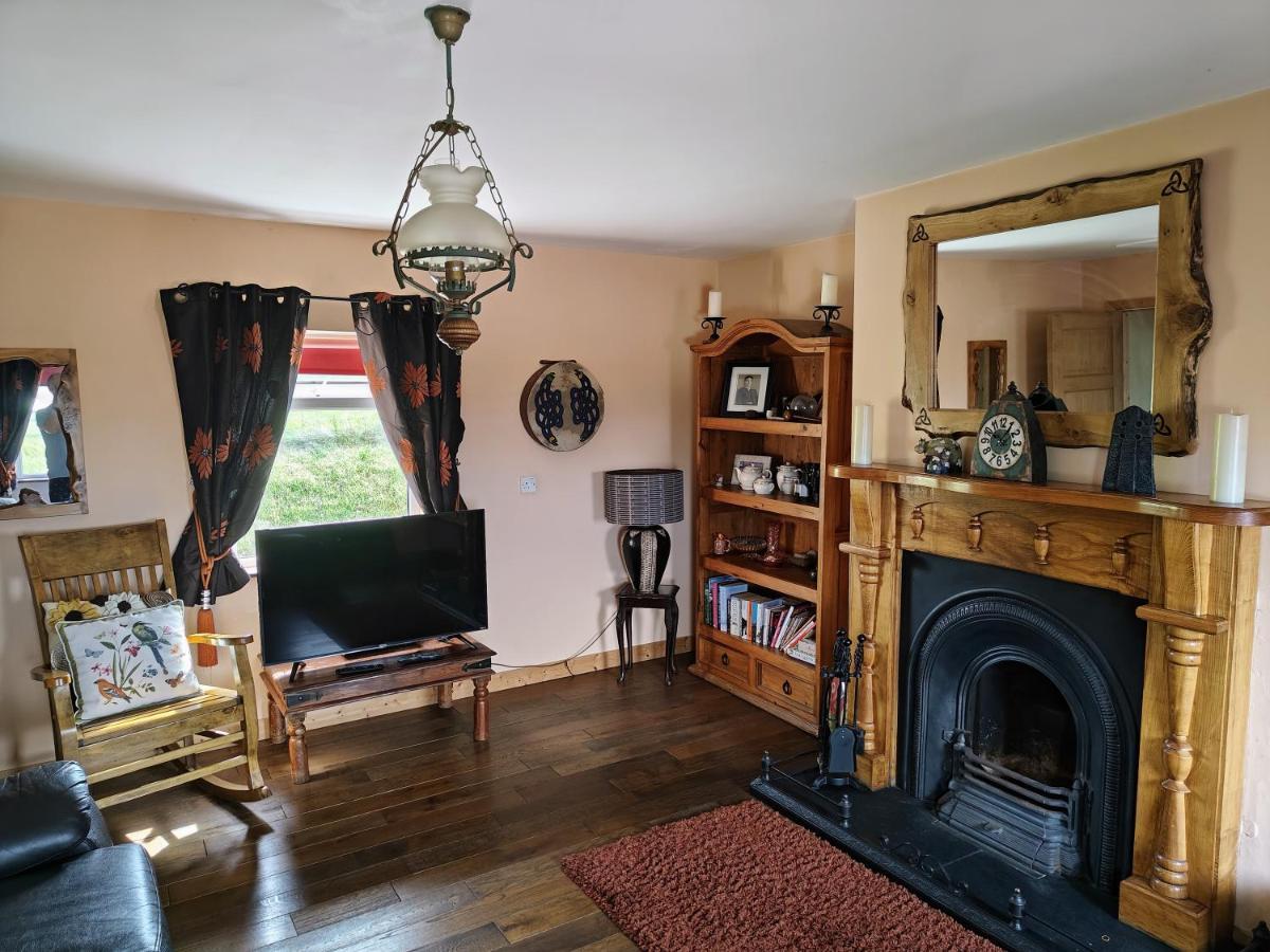 Teach Roisin-Traditional Irish Holiday Cottage In Malin Head. Экстерьер фото